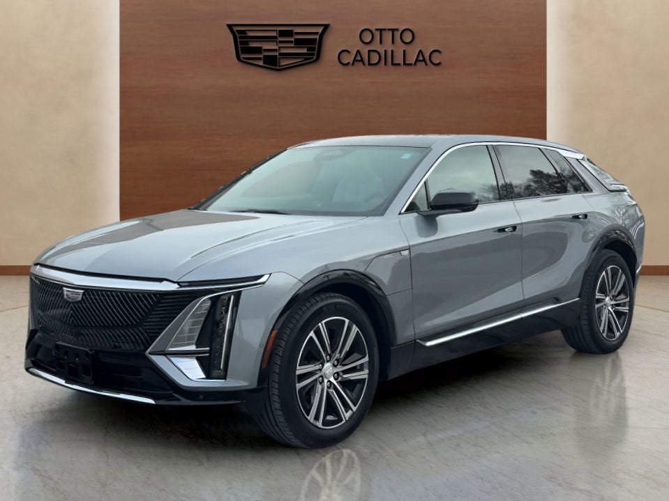 2024 Cadillac LYRIQ Luxury 2