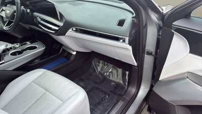 2024 Cadillac LYRIQ Luxury 2