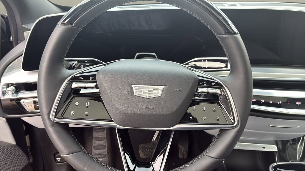 2024 Cadillac LYRIQ Luxury 2