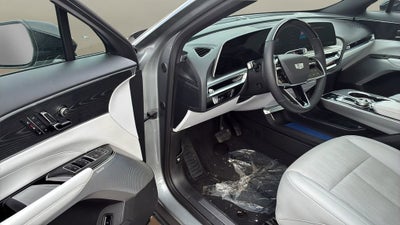 2024 Cadillac LYRIQ Luxury 2