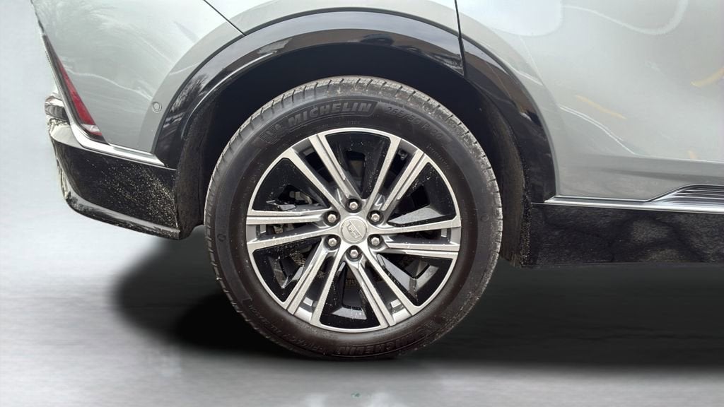 2024 Cadillac LYRIQ Luxury 2