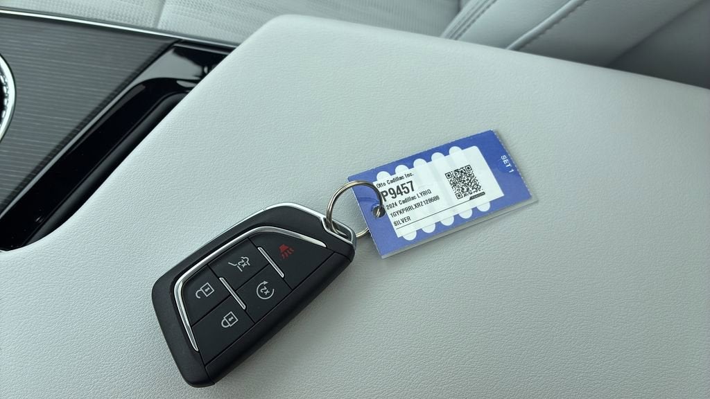 2024 Cadillac LYRIQ Luxury 2