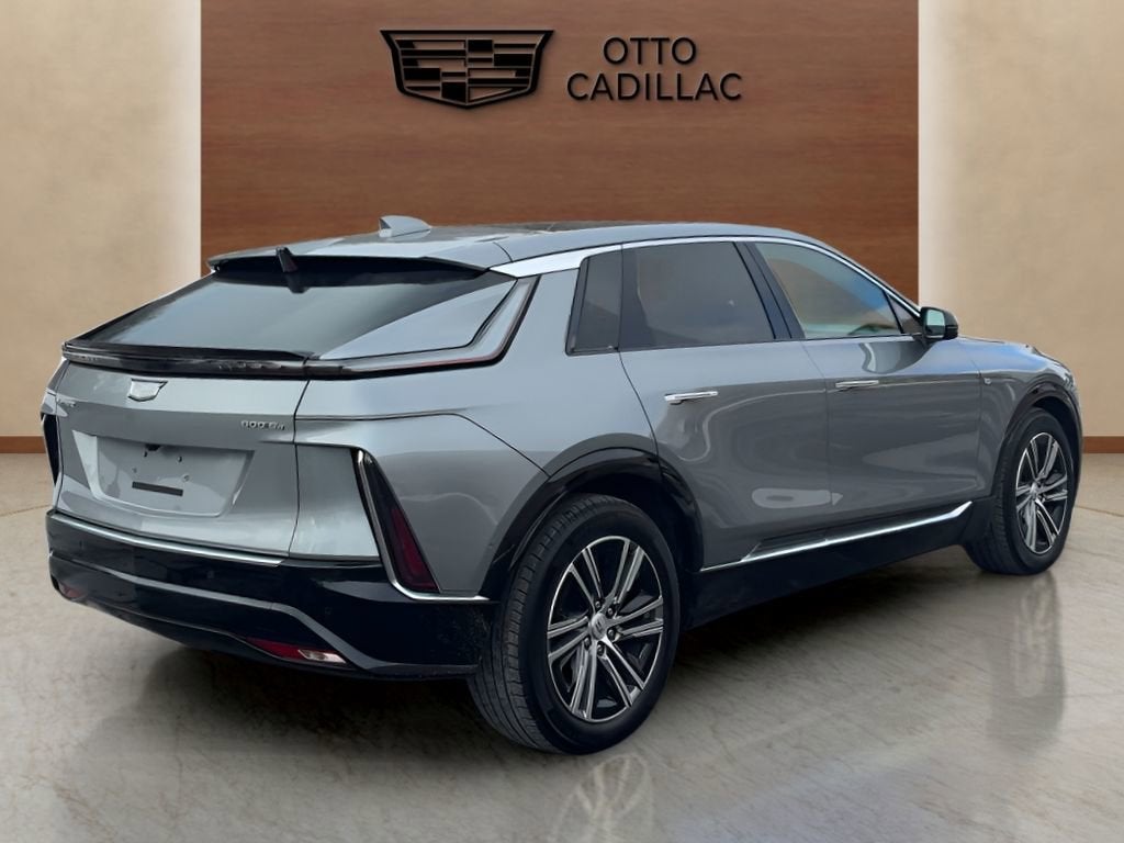 2024 Cadillac LYRIQ Luxury 2