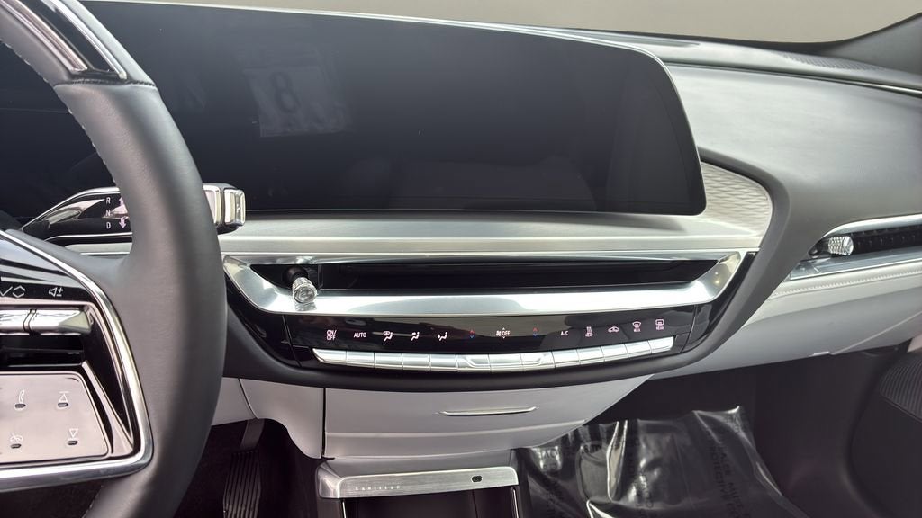 2024 Cadillac LYRIQ Luxury 2