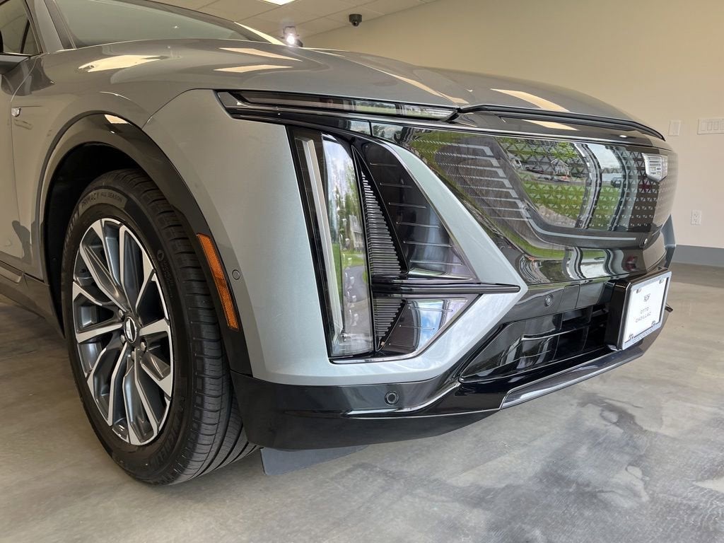 2024 Cadillac LYRIQ Sport 1