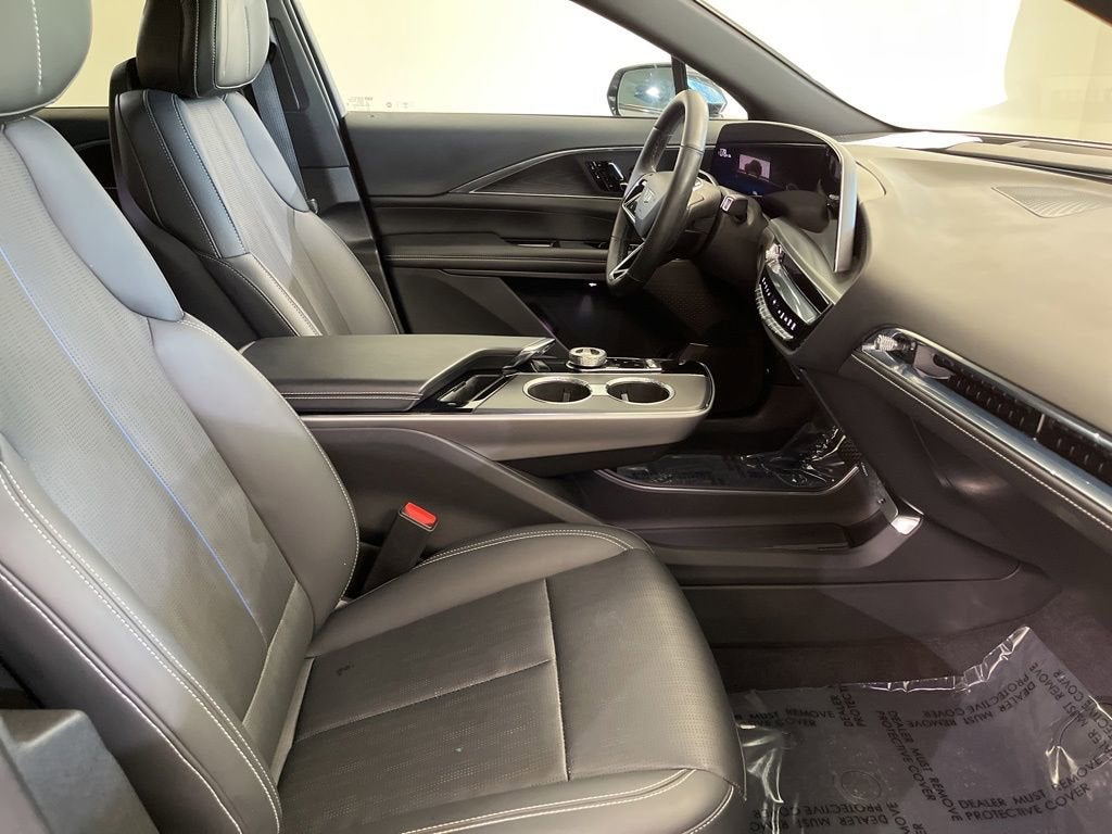 2024 Cadillac LYRIQ Sport 1