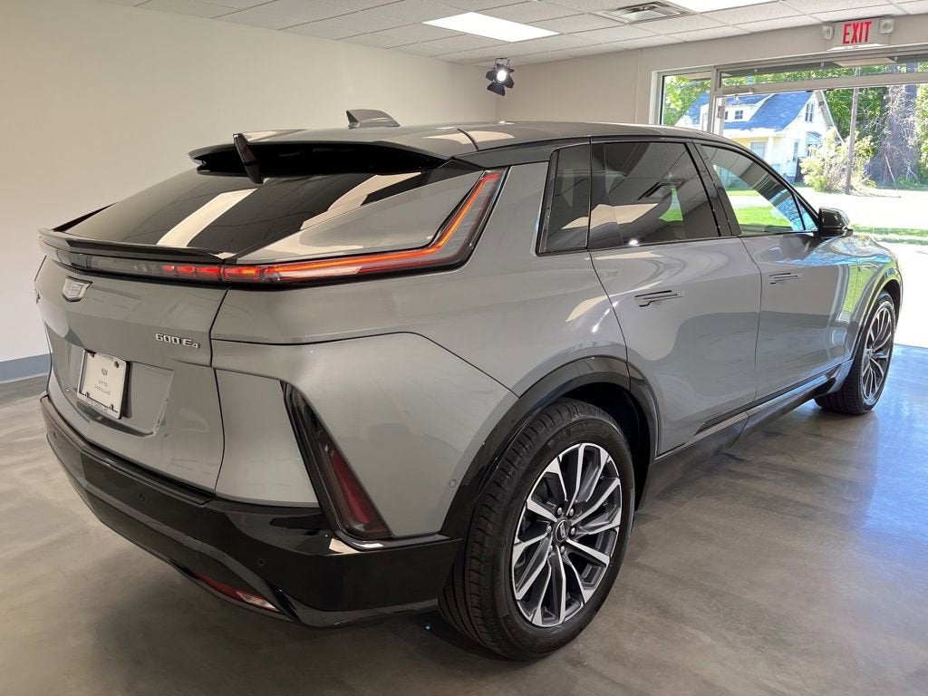 2024 Cadillac LYRIQ Sport 1