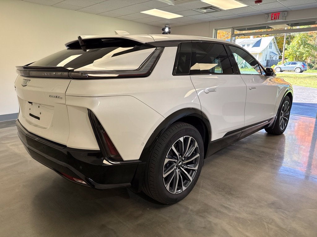 2024 Cadillac LYRIQ Sport 1