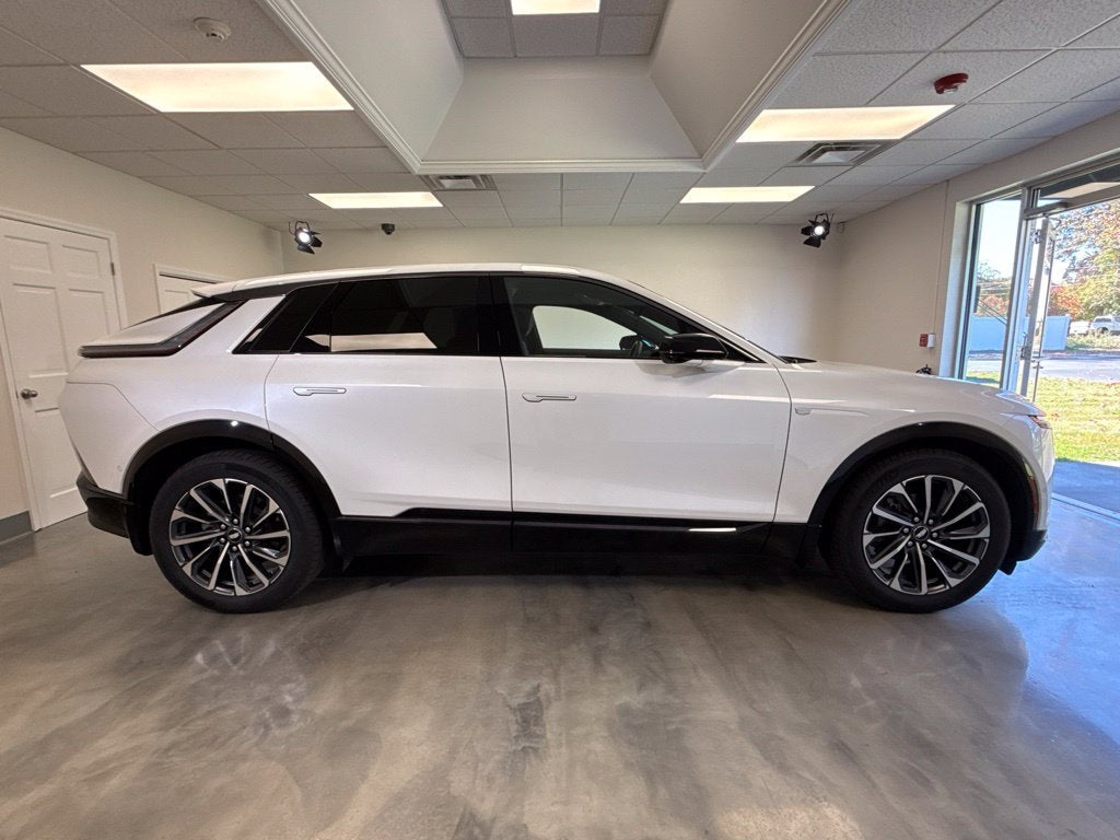 2024 Cadillac LYRIQ Sport 1
