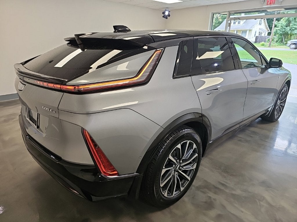 2024 Cadillac LYRIQ Sport 1