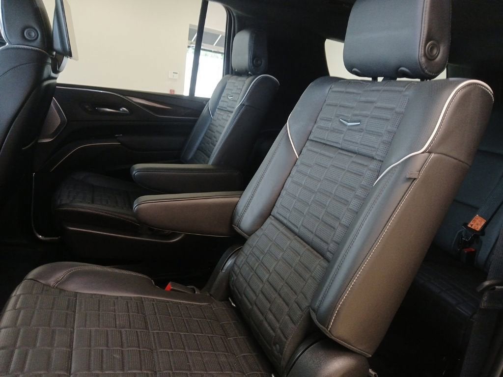 2022 Cadillac Escalade ESV Sport Platinum