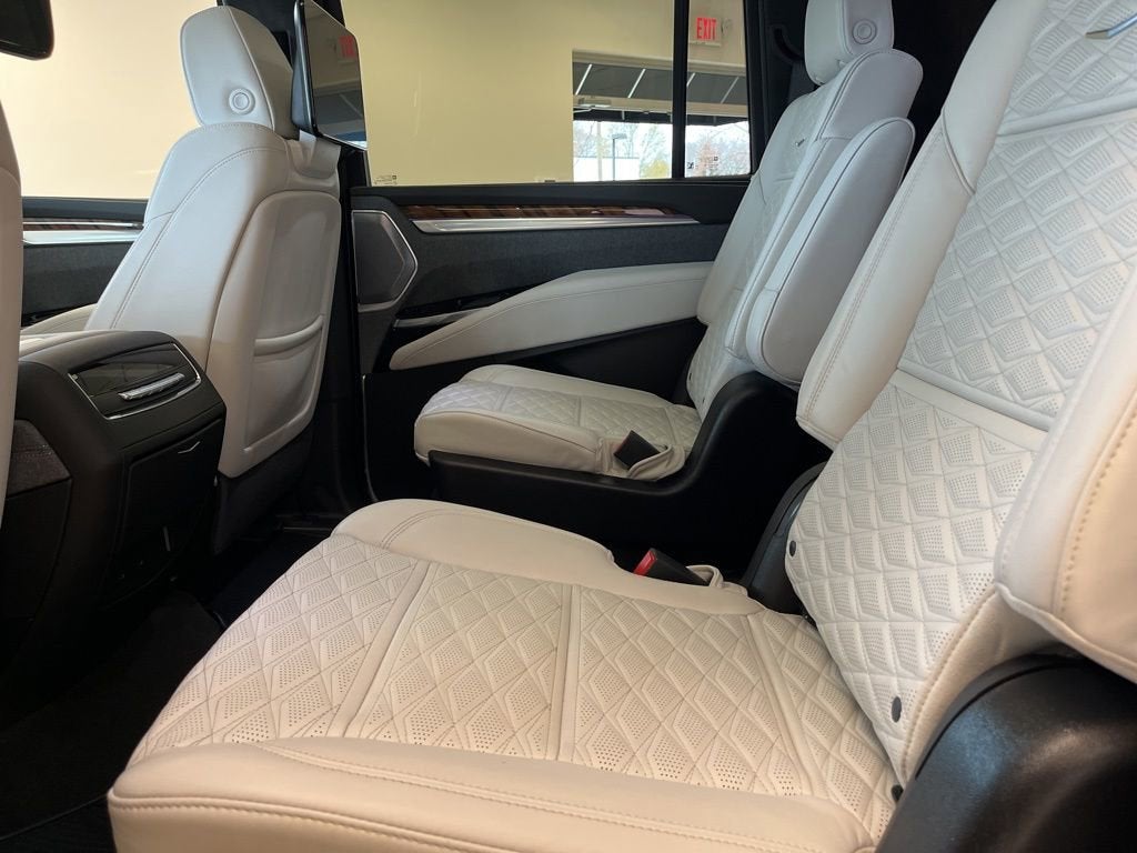 2025 Cadillac Escalade ESV Premium Luxury Platinum