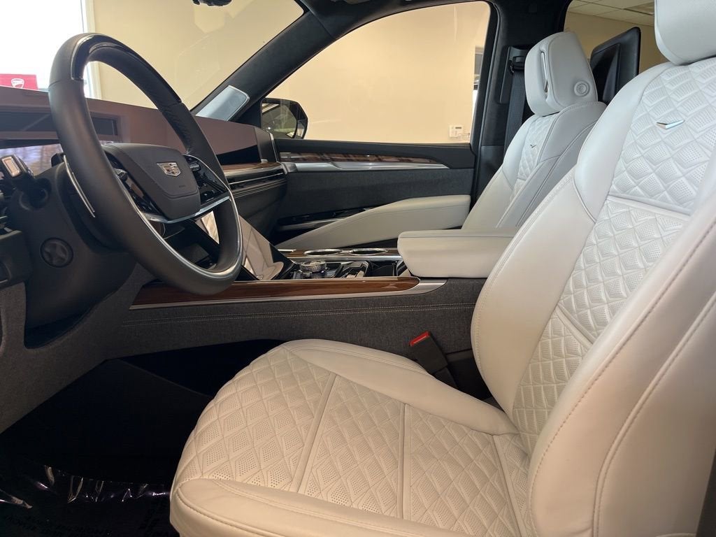 2025 Cadillac Escalade ESV Premium Luxury Platinum