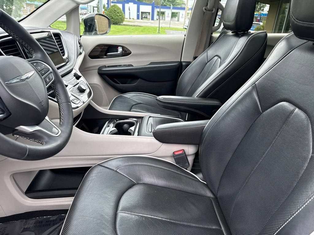 2022 Chrysler Pacifica Hybrid Limited