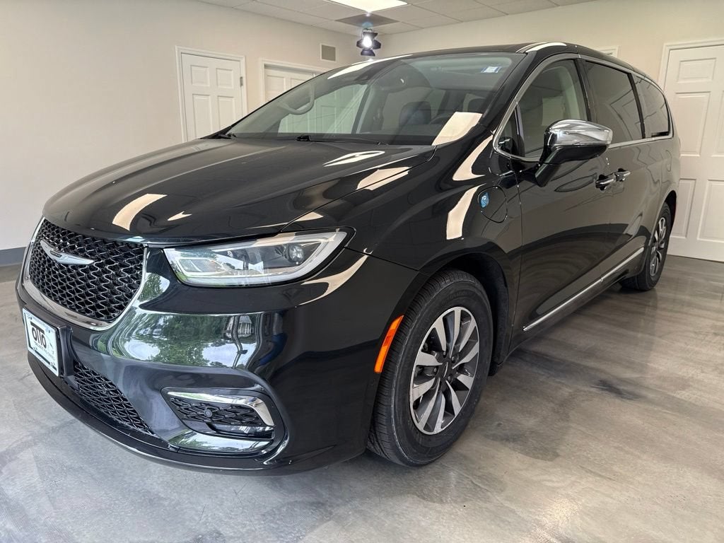 2022 Chrysler Pacifica Hybrid Limited