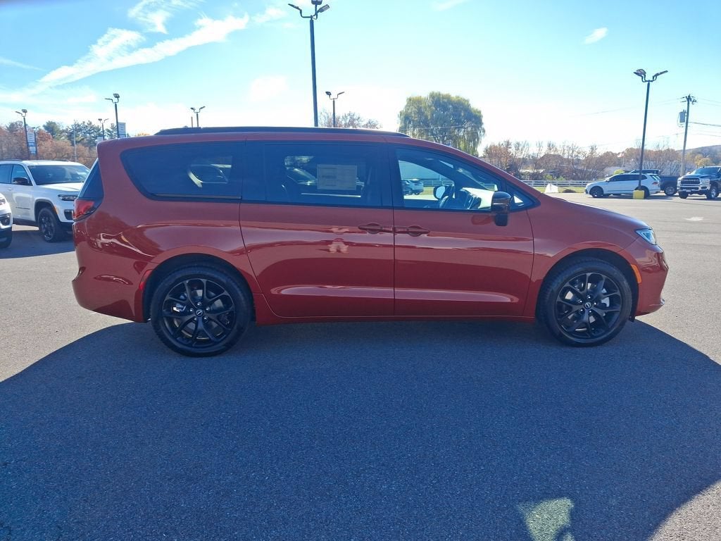 2026 Chrysler Pacifica Limited