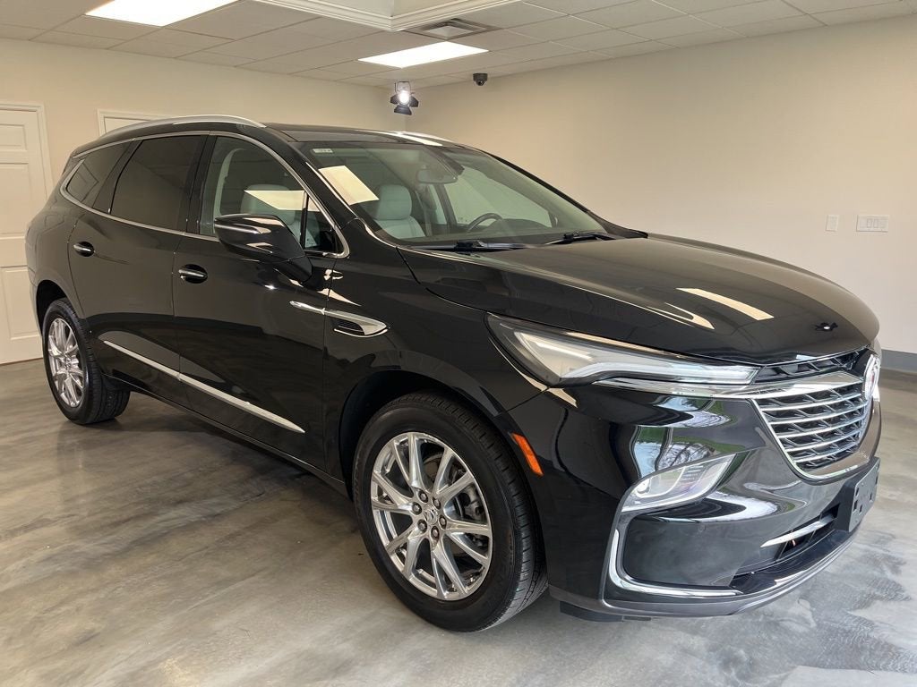 2023 Buick Enclave Essence AWD's photo