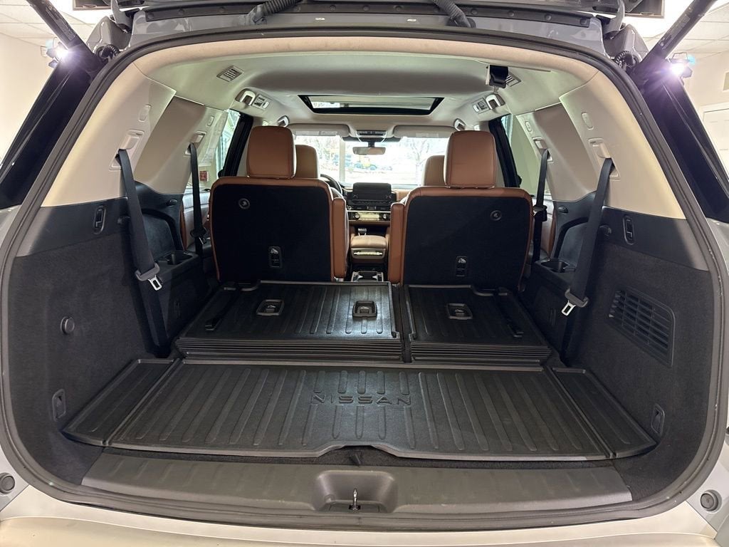 2023 Nissan Pathfinder Platinum