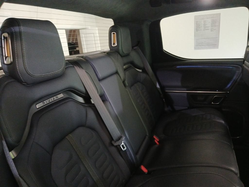 2024 RIVIAN R1T Adventure