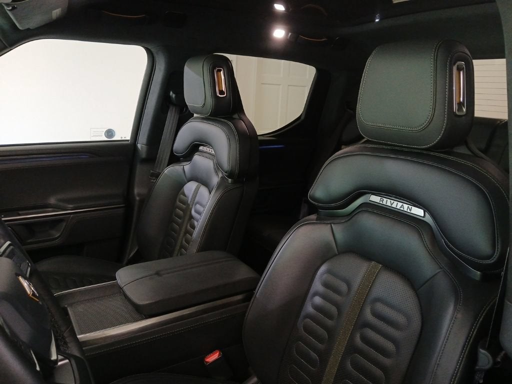 2024 RIVIAN R1T Adventure