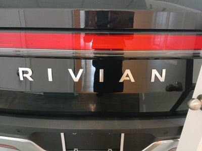 2024 RIVIAN R1T Adventure