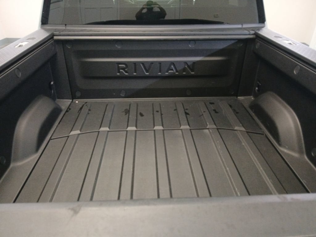 2024 RIVIAN R1T Adventure