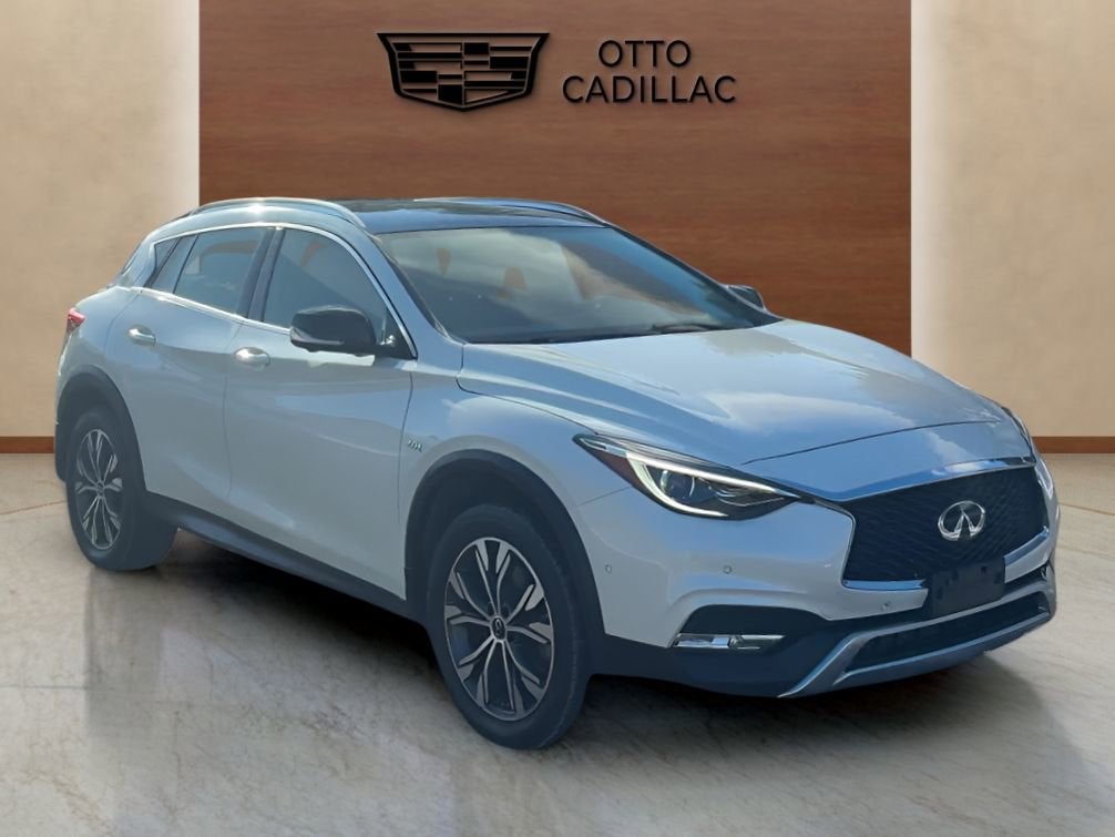 2018 INFINITI QX30 ESSENTIAL